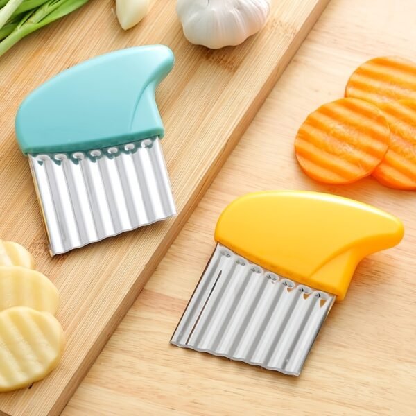 Stainless Steel Deep Wolf Tooth Potato Cutter with Wavy Slice Design